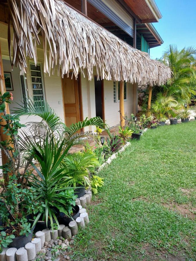 Manaeva Lodge Faaa Exterior foto